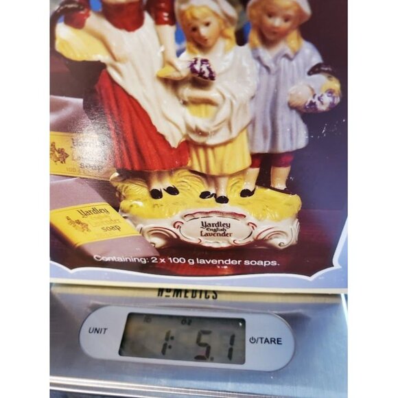 Yardley English Lavender Porcelain Figurine With 2 Perfumed Soaps Collectible - Picture 7 of 7